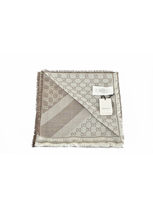 Gucci Unisex Shawl Beige and White Logo Wool and Silk Mod. 281942 3G704 1578 