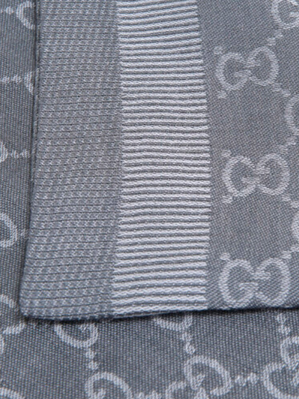 Gucci Unisex Shawl Gray and White Logo Wool and Silk Mod. 281942 3G704 1962 