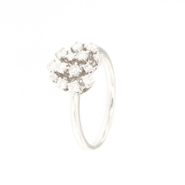 Anello a cuore in oro bianco con diamanti